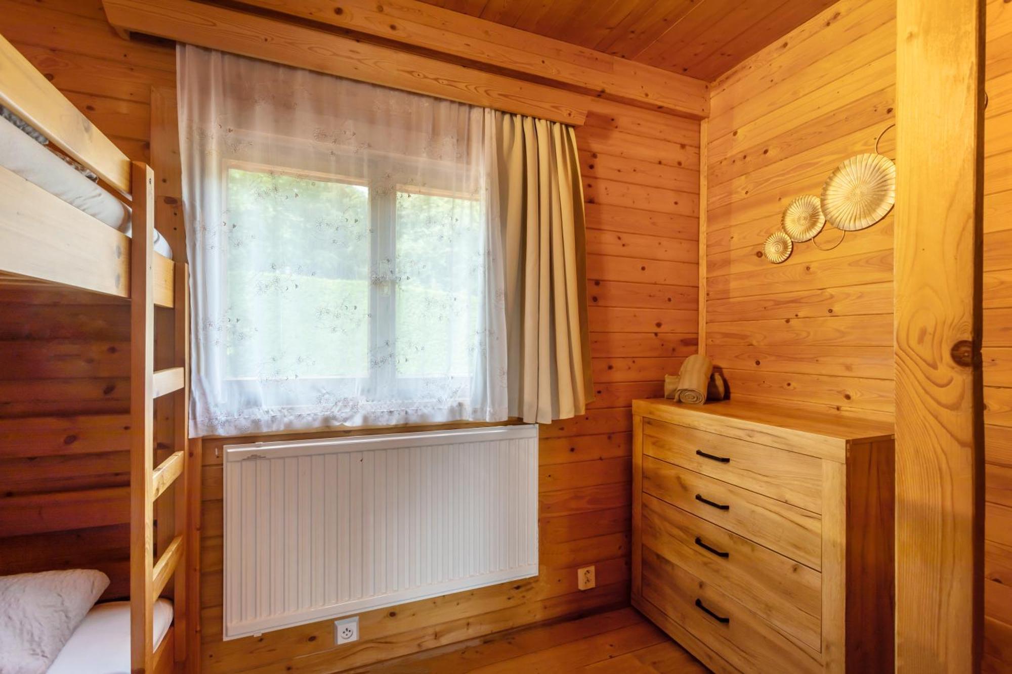 Private Summer House With Swimming Pool, Beach Bar And Pit For Football And Volleyball Hvezdonice Buitenkant foto