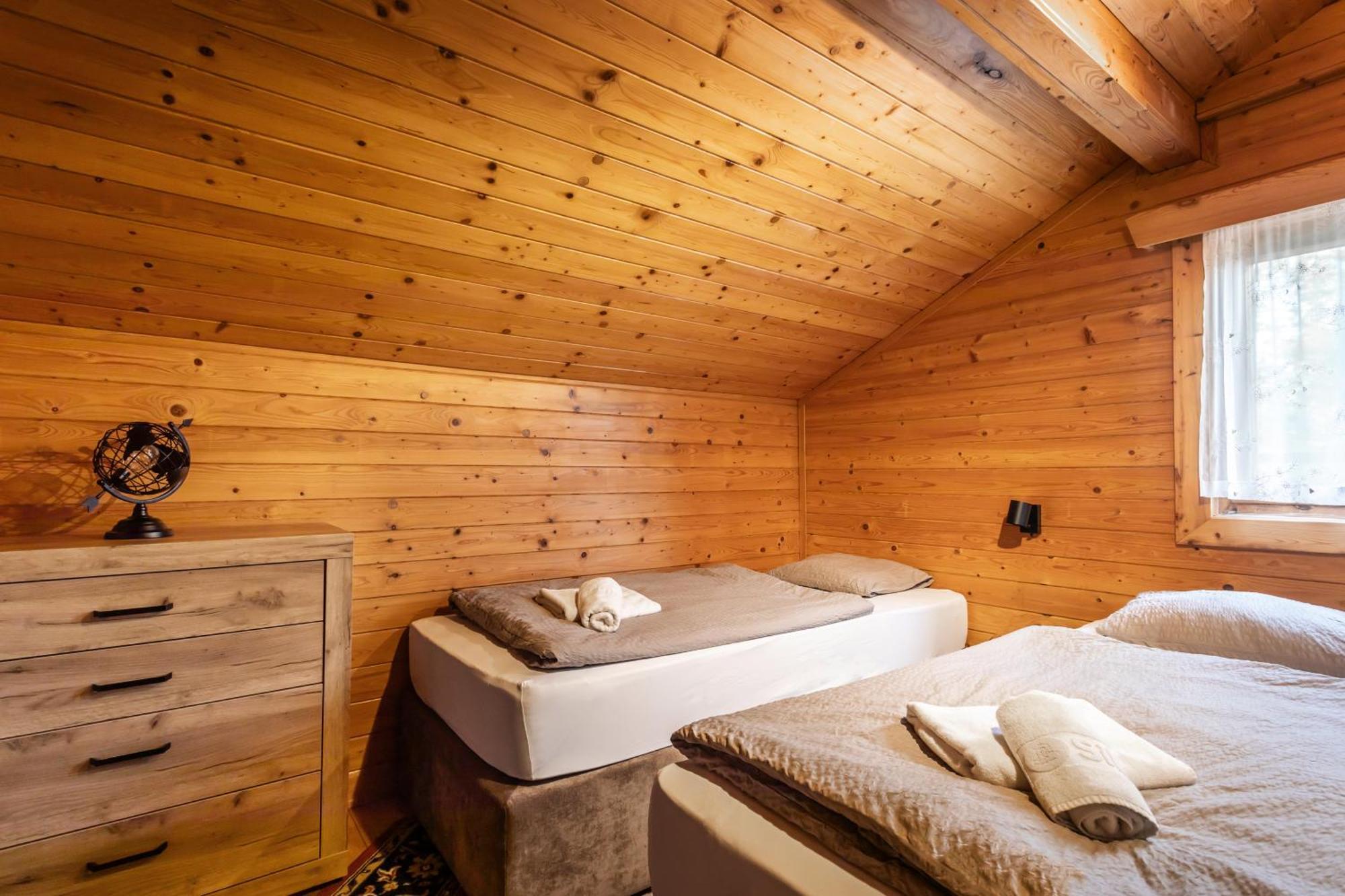 Private Summer House With Swimming Pool, Beach Bar And Pit For Football And Volleyball Hvezdonice Buitenkant foto